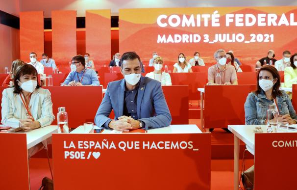El PSOE cierra filas con los indultos en un comité federal a medida de Sánchez