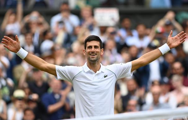 El serbio Novak Djokovic después de ganar su sexto Wimbledon.