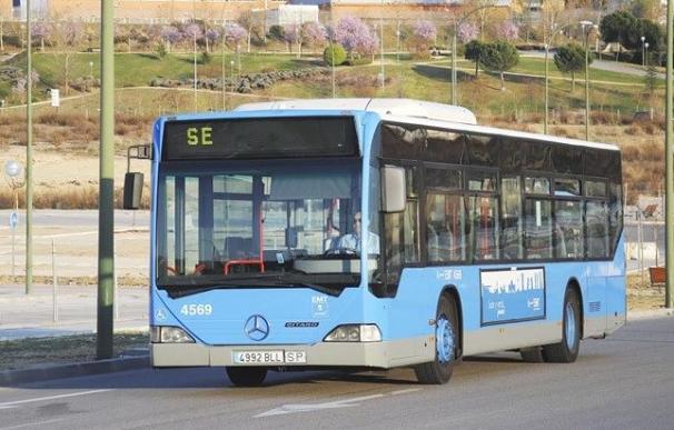 Imagen de archivo de un autobús de servicio especial de la EMT
AYUNTAMIENTO DE MADRID
  (Foto de ARCHIVO)
25/6/2021