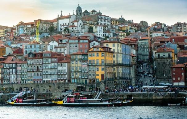 La ciudad del Duero y segunda más grande de Portugal. Centro cultural de referencia, ocio, historia y buen vino son algunos de sus muchos atractivos.