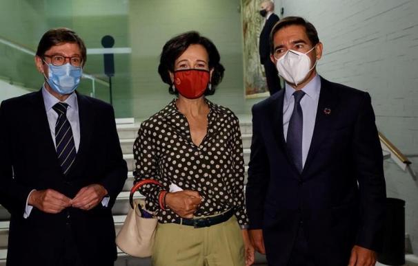 Ana Botín junto a José Ignacio Goirigolzarri y Carlos Torres. Tres presidentes muy diferentes en el control del poder ejecutivo dentro de sus respectivos bancos.