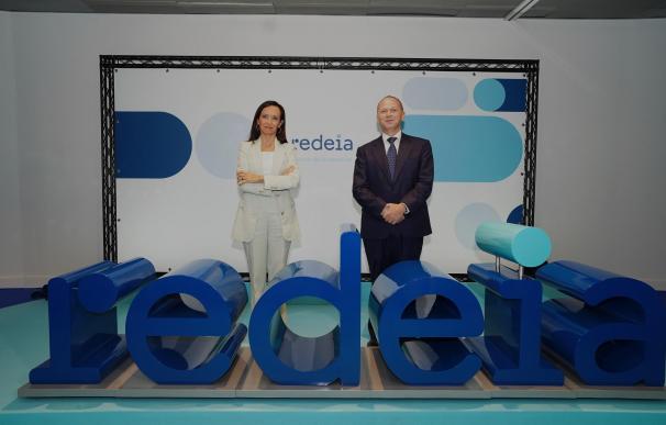 La presidenta de Red Eléctrica, Beatriz Corredor, y el consejero delegado del grupo, Roberto G. Merino