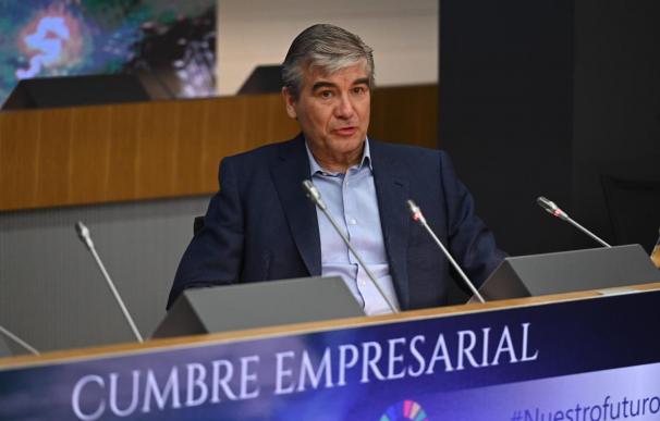 Francisco Reynés, presidente de Naturgy, durante una cumbre de la CEOE