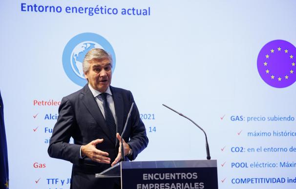 El presidente de Naturgy, Francisco Reynés, durante un encuentro empresarial CEOE-CEPYME