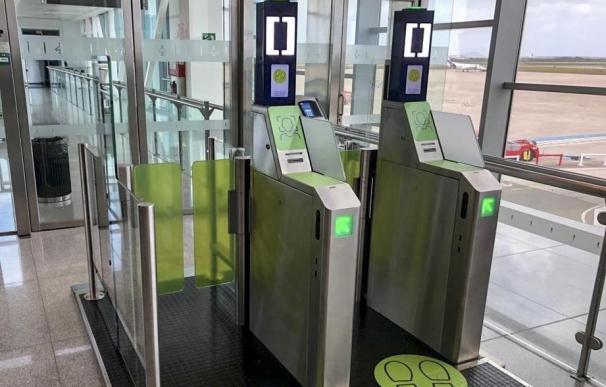 Puerta biométrica en el Aeropuerto de Menorca EVERIS ADS (Foto de ARCHIVO) 29/3/2019