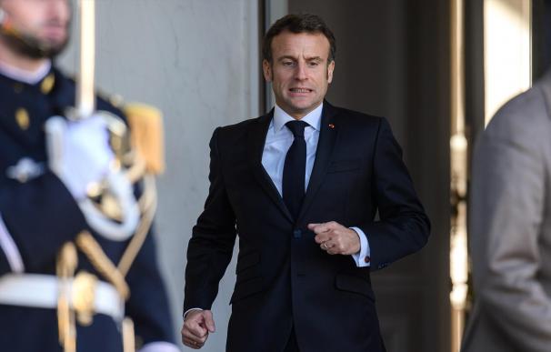 Macron trata de desactivar el miedo a cortes de electricidad en el invierno