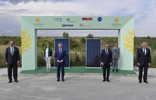 El lehendakari, Iñigo Urkullu, y el presidente de Iberdrola, Ignacio Sánchez Galán, presentan el proyecto fotovoltaica Ekienea IBERDROLA (Foto de ARCHIVO) 24/6/2020