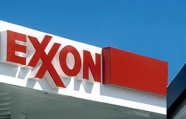 ExxonMobil demanda la nueva tasa de solidaridad a las petroleras de la UE.
