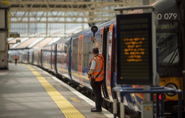 Los trabajadores del sector ferroviario inician otra huelga en Reino Unido