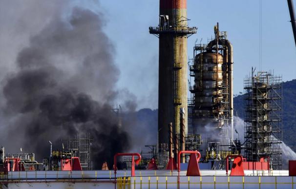 La petrolera Eni se compromete con sus bonistas a reducir las emisiones.