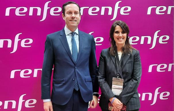 Firma del acuerdo entre Renfe y Avanza en Fitur