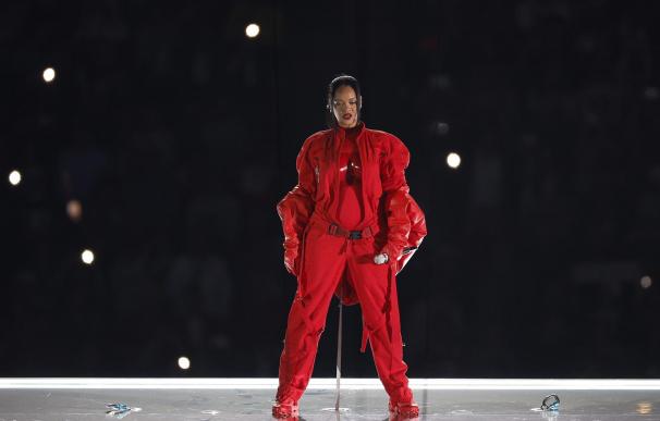 Rihanna en su actuación de la Super Bowl 2023