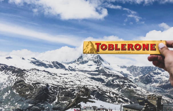 El chocolate Toblerone no podrá usar más el logotipo del pico del Matterhorn