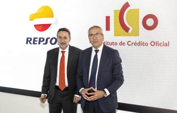 El Consejero Delegado de Repsol, Josu Jon Imaz, y el Presidente del Instituto Oficial de Crédito (ICO), José Carlos García de Quevedo,