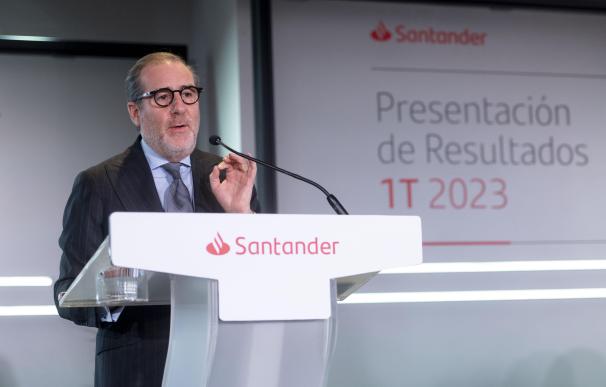 Héctor Grisi, Banco Santander