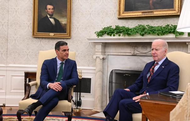 El presidente del Gobierno, Pedro Sánchez, junto a su homólogo estadounidense, Joe Biden.