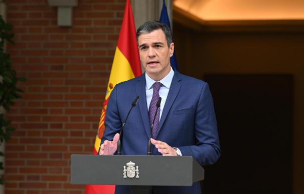 El presidente del Gobierno, Pedro Sánchez, durante una rueda de prensa celebrada este lunes en la Moncloa, Madrid,