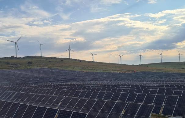 EDPR recibe autorización de puesta en marcha para el primer proyecto híbrido eólico-solar de España