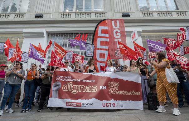 Los sindicatos desconvocan la huelga en H&M tras pactar mejoras laborales