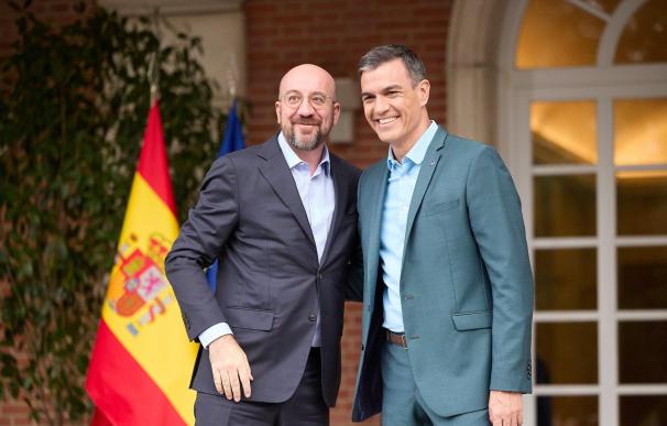 El presidente del Gobierno, Pedro Sánchez, recibe al presidente del Consejo Europeo, Charles Michel