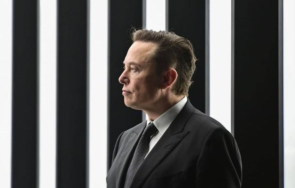 Musk amenaza con demandar a Meta por apropiar secretos comerciales en Threads