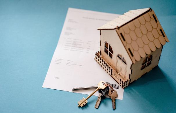 ¿Cómo puedo anular un seguro vinculado a una hipoteca u otros productos?