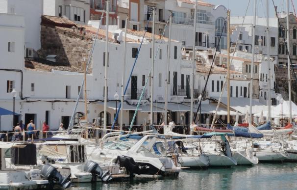 El precio de la vivienda crece casi un 9% en Baleares y en Canarias y roza el máximo