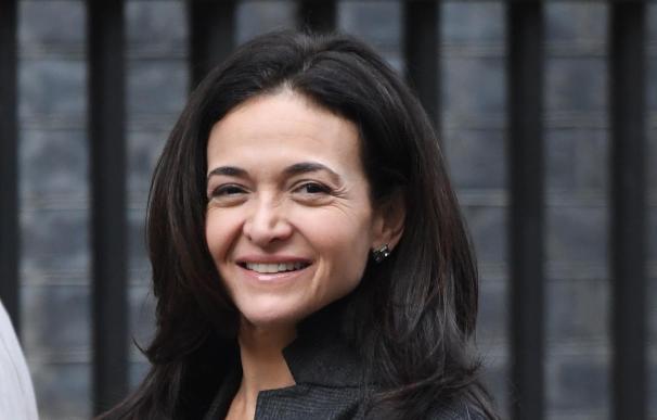 Sheryl Sandberg, exdirectora de operaciones, deja el consejo de Meta