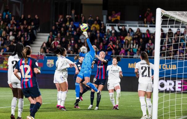 El fútbol femenino busca su propio modelo en Europa tras duplicar ingresos