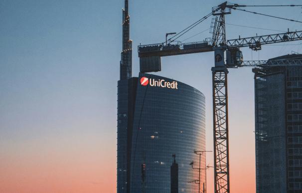 El banco italiano Unicredit logra un beneficio récord de 8.614 millones en 2023