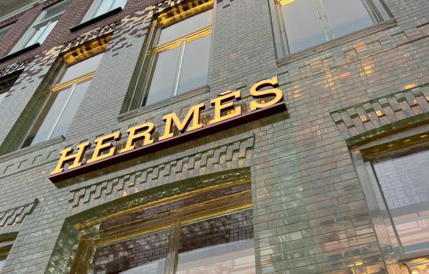 Hermès ganó en 2023 un 28% más, hasta 4.311 millones, pese a la inflación