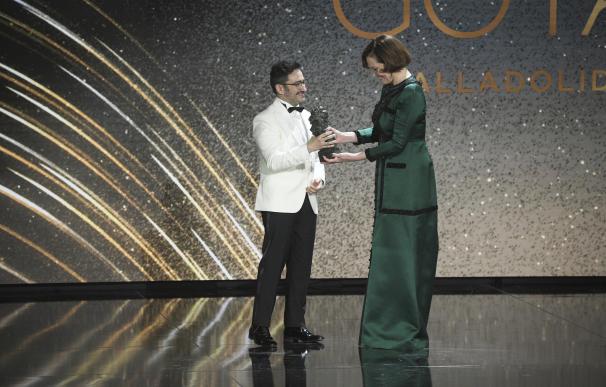 Bayona con Sigourney Weaver, Premios Goya 2024