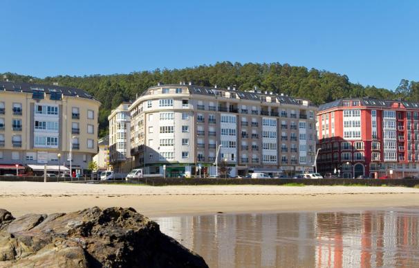 Vista de DUERMING SEA VIEW VIVEIRO, apartamentos turísticos en los que Eralis Inversiones ofrece al Banco de España ocho alojamientos de dos y tres dormitorios por un plazo de tres meses por 66.065 euros.