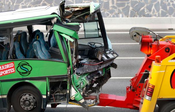 Doce heridos, tres de ellos graves, en un accidente de un autobús en Jaén
