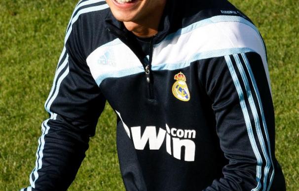 Cristiano Ronaldo participa de las risas en el entrenamiento del Real Madrid