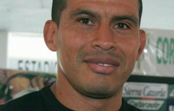 A Cáceres lo mantiene con vida su estado atlético, dice el director del hospital