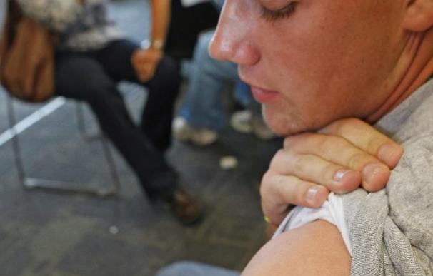 Un informe oficial descarta efectos graves relacionados con la vacuna de la gripe A