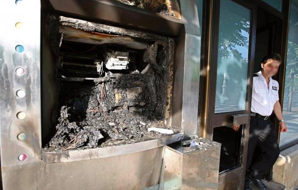 Atacada con un artefacto incendiario una oficina de "Diario de Navarra"