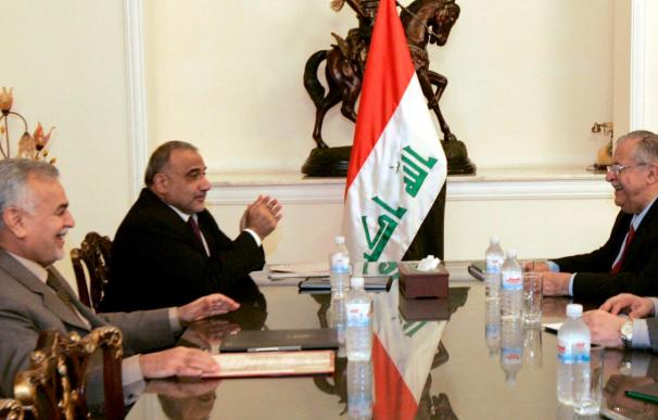 El presidente de Irak y el vicepresidente chií rubrican la polémica ley electoral