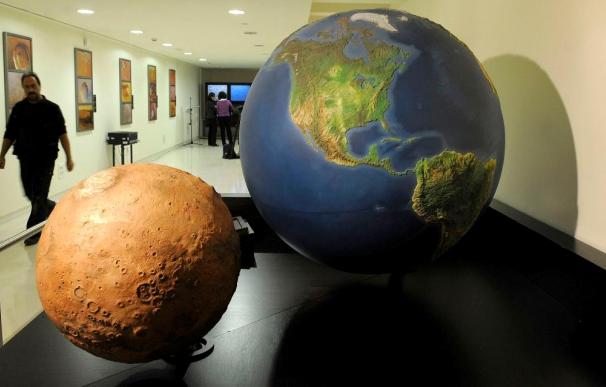 Una exposición sobre Marte y la Tierra muestra las semejanzas entre estos dos "planetas hermanos"