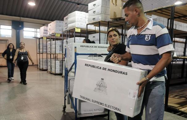 Abren los colegios electorales en Honduras en aparente calma