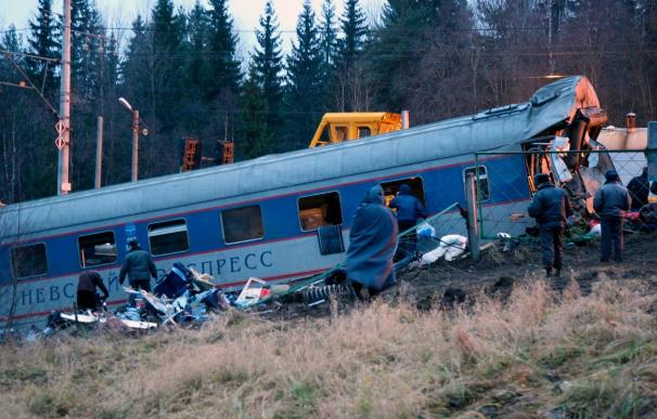 Aumenta a 30 el número de muertos en el accidente del "Nevski Express"