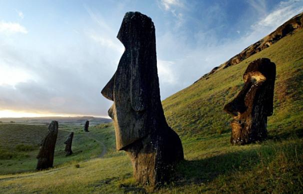 Vista de los 'moai' de la Isla de Pascua (Stringer/Reuters)