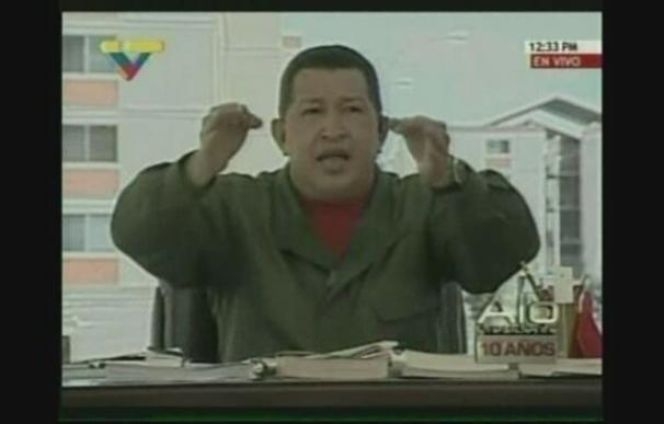 Chávez: "Señores militares, no perdamos un día en el cumplimiento de nuestra principal misión: prepararnos para la guerra"