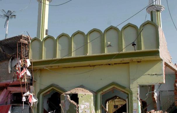 Mueren 10 personas en un atentado suicida cerca de una mezquita chií en Pakistán
