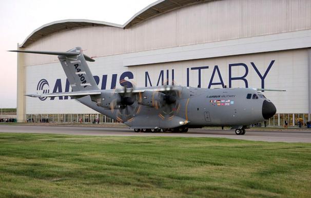 El avión militar A400M realizará su primer vuelo la próxima semana