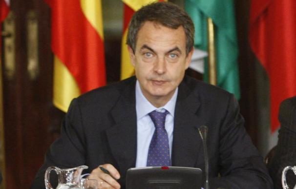 Zapatero, anunciando que haría una propuesta de acuerdo sobre empleo, estabilidad presupuestaria y austeridad.