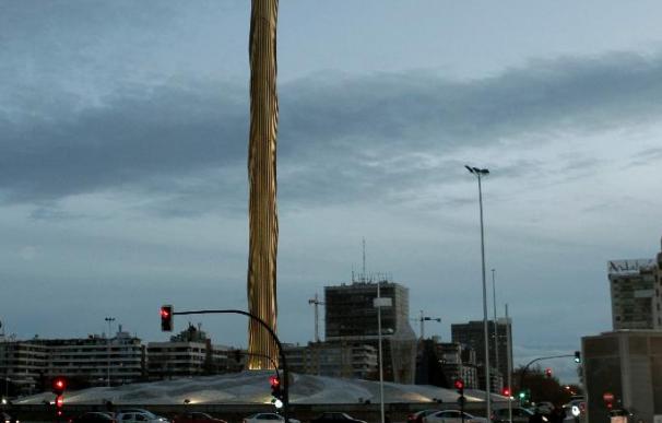 El Rey inaugura la columna de Calatrava donada a Madrid por Caja Madrid