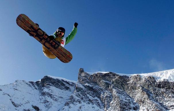 Desaparece en los Alpes un joven español que practicaba snowboard