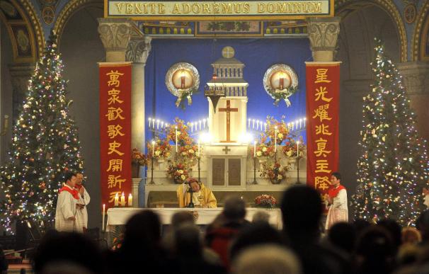 Los católicos chinos abarrotaron las iglesias en la misa de Navidad